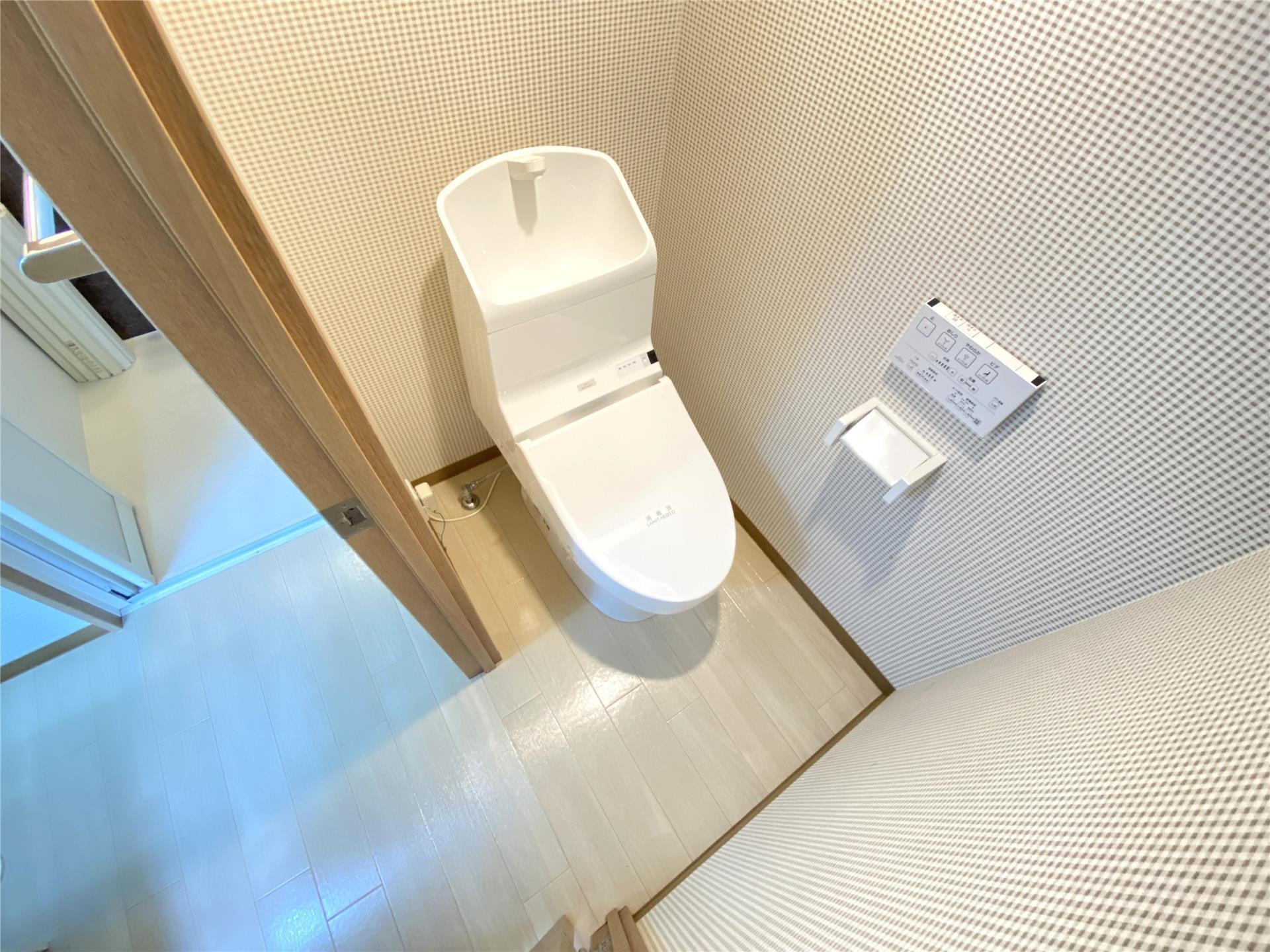 トイレ　ウォシュレット付の洋式トイレです♪