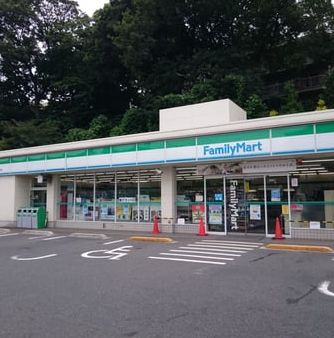 コンビニ　ファミリーマート 用賀の杜店（コンビニ）まで202m