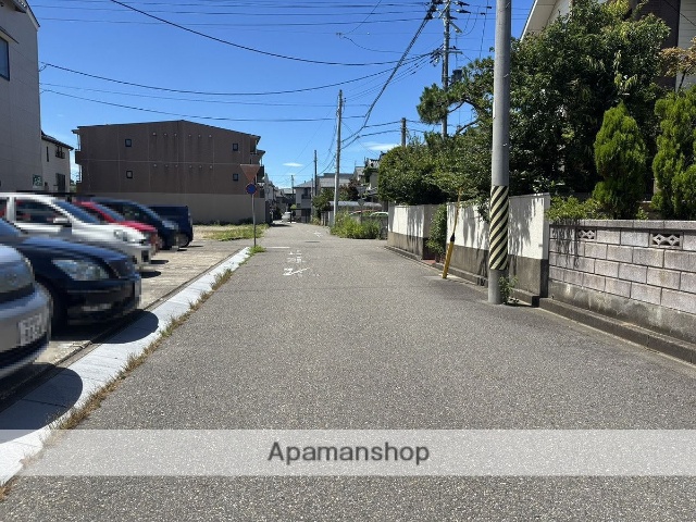 その他　前面道路（その他）まで0m