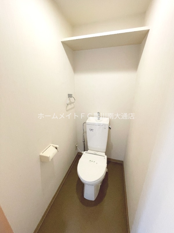 ＪＲ東海道本線 豊橋駅 徒歩15分 3階建 築17年のトイレ写真