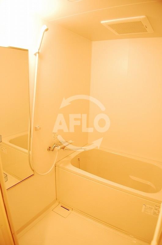 バス・シャワールーム　ADWResidence松屋町　清潔感のある浴室