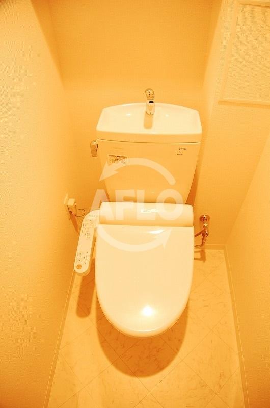 トイレ　ADWResidence松屋町　温水暖房便座