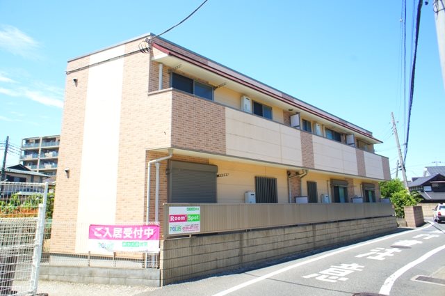 建物外観　新松戸駅徒歩５分（４００ｍ）