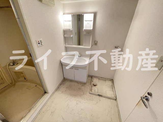 洗面設備　広い洗面スペース