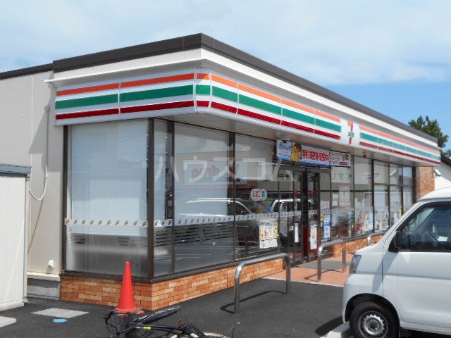 コンビニ　セブン-イレブン碧南荒居町店（コンビニ）まで688m