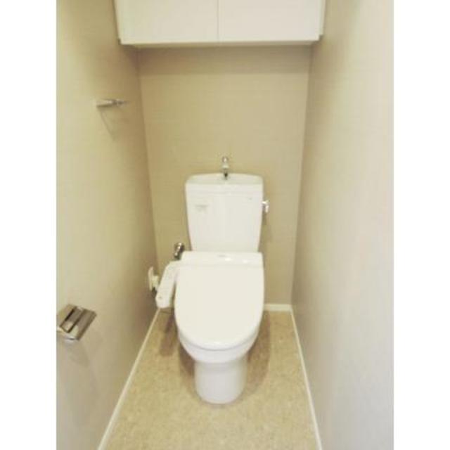 トイレ　※写真は同タイプ住戸です。