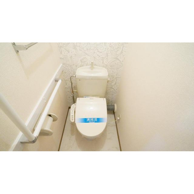 トイレ　シャワー付きトイレ