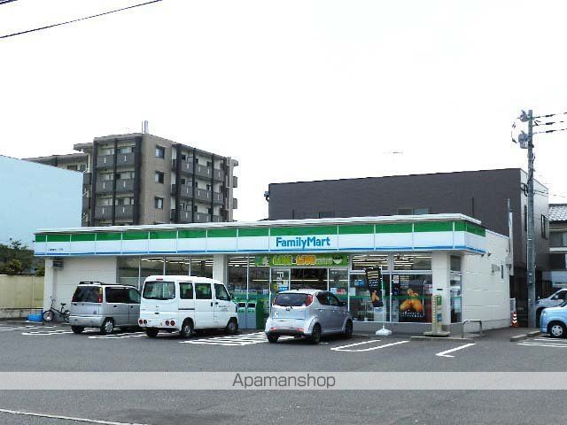コンビニ　ファミリーマート小倉南方二丁目店（コンビニ）まで817m