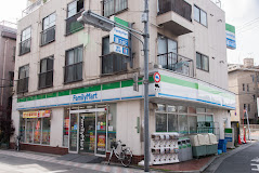 コンビニ　ファミリーマート 新三河島駅前店（コンビニ）まで388m