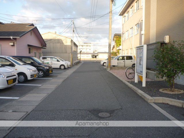 その他　前面道路（その他）まで0m