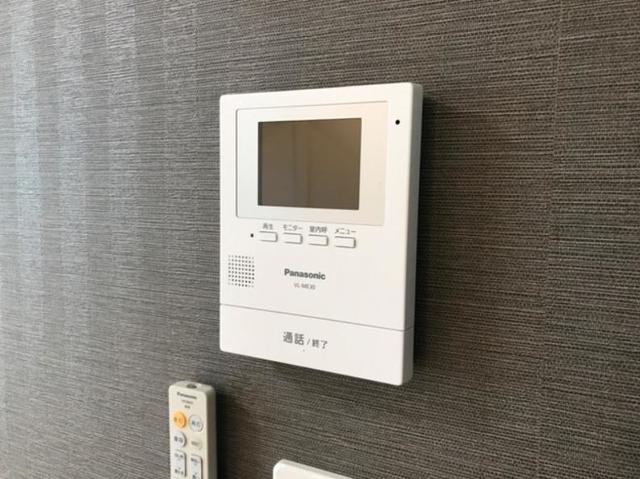 セキュリティ　モニタ付きインターホンで安心です☆