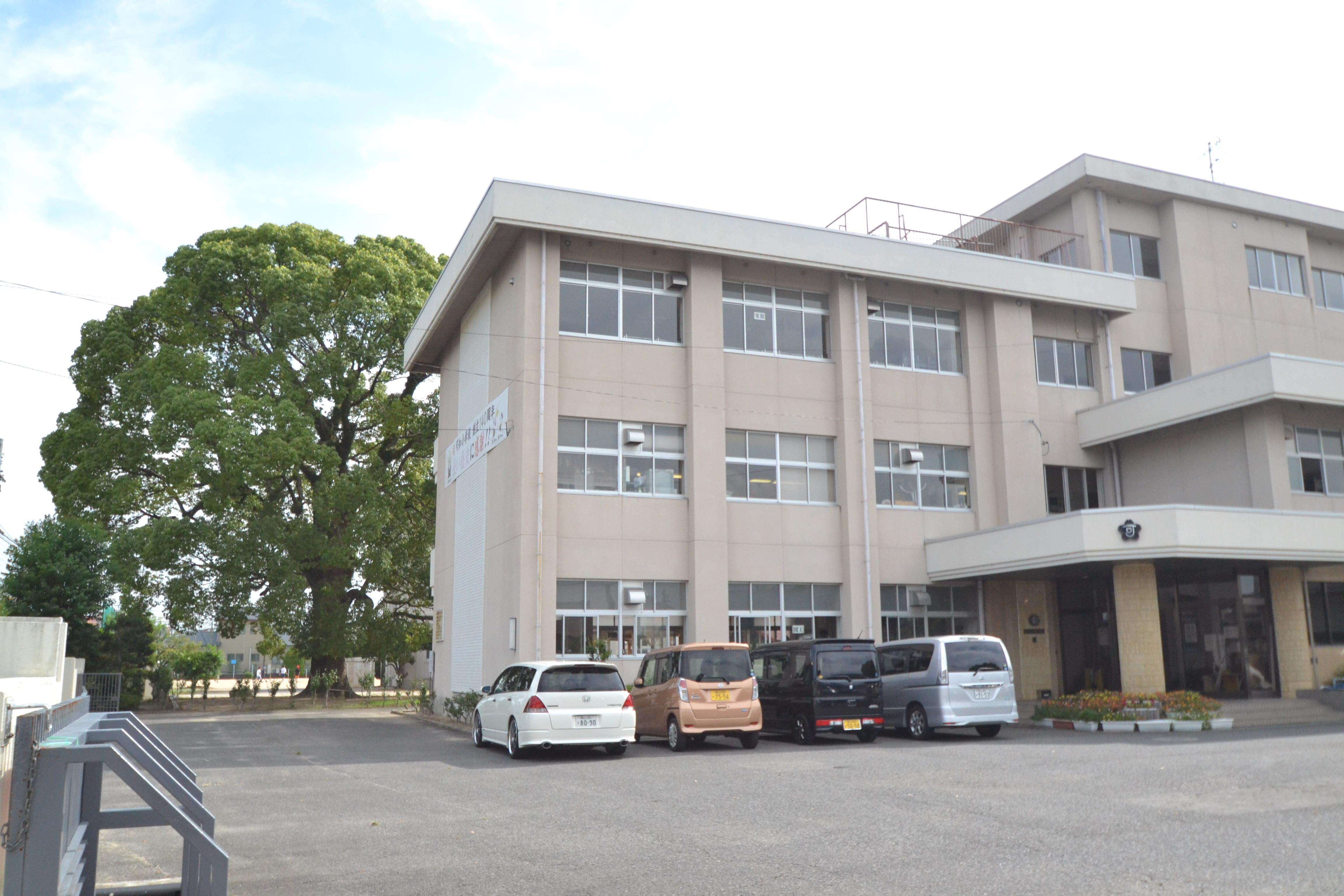 小学校　岡山市立可知小学校（小学校）まで885m