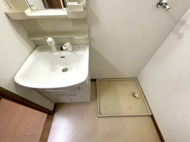 洗面設備　※別室同じ間取りの写真。現況を優先します。