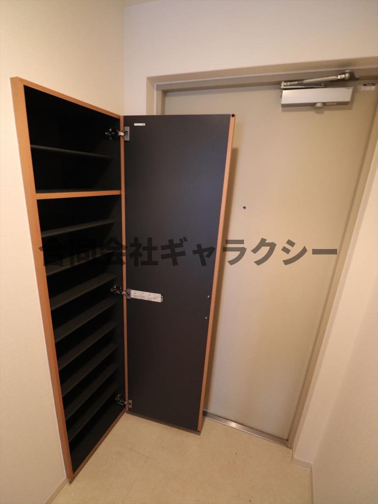 玄関　シューズボックス