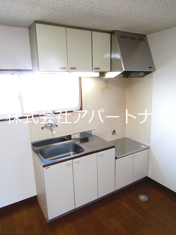 キッチン　窓付きのゆとりあるダイニングキッチン♪
