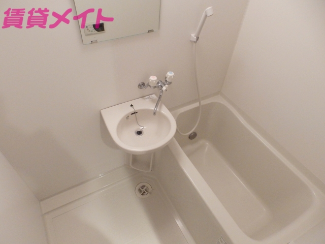 バス・シャワールーム　同タイプの部屋写真です