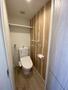 トイレ　嬉しい温水洗浄便座付きのトイレです。