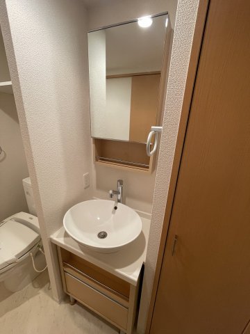 洗面設備　ゆったりとスペースのある洗面所