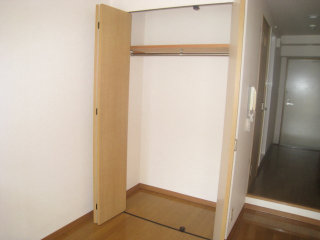 収納　同物件別号室のものです。