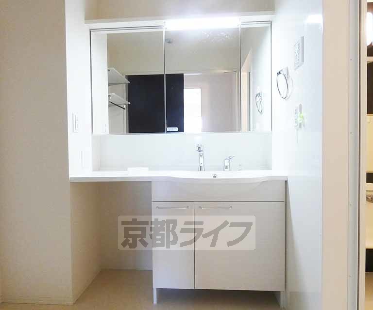 洗面設備　きれいな洗面台です！