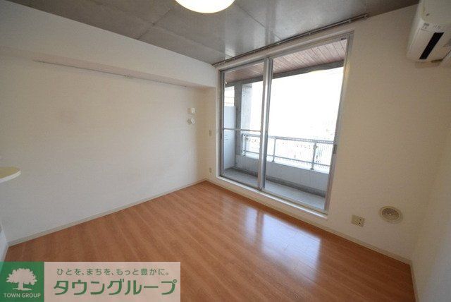 ＪＲ総武線快速 市川駅 徒歩2分 12階建 築23年の居間写真