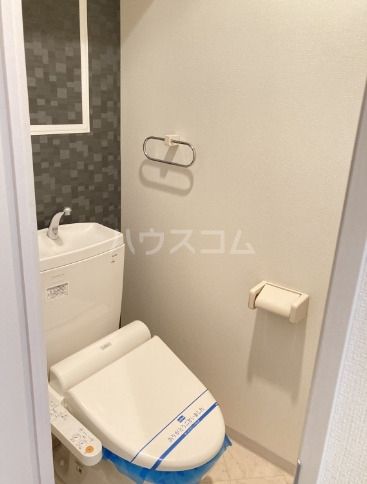 都営新宿線 住吉駅 徒歩7分 6階建 築15年のトイレ写真