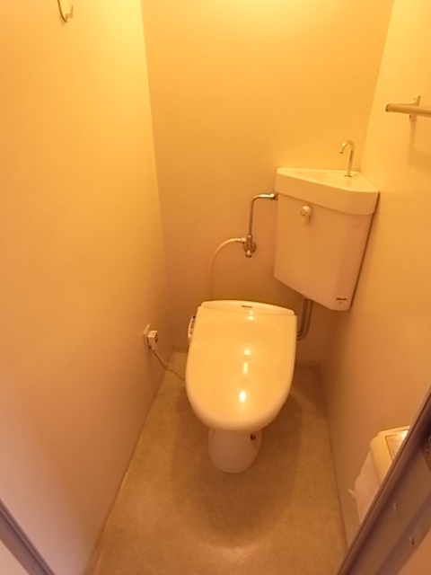 阪急今津線 門戸厄神駅 徒歩3分 4階建 築58年のトイレ写真