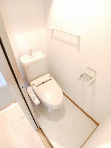 トイレ　シンプルで使いやすいトイレです