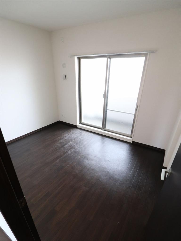 その他　5.1帖の洋室です