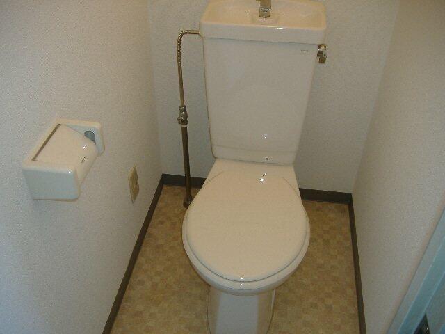 東急池上線 長原駅 徒歩6分 3階建 築33年のトイレ写真