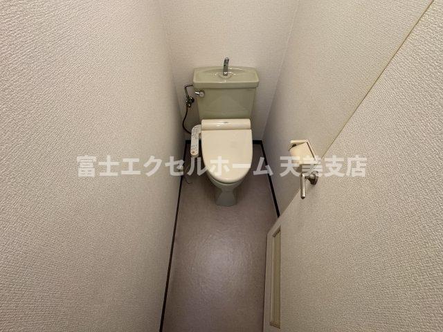 トイレ　温水洗浄暖房便座