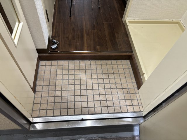 ジュネス城北新町IIIの玄関写真