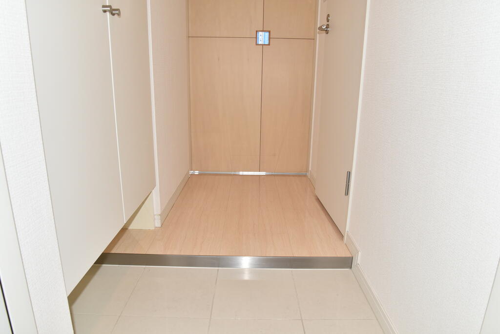アジリア代々木J’sの玄関写真