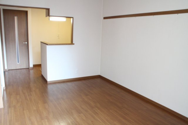 アルカディア楠根の居間写真