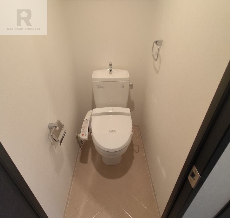 地下鉄御堂筋線 西中島南方駅 徒歩3分 11階建 築20年のトイレ写真