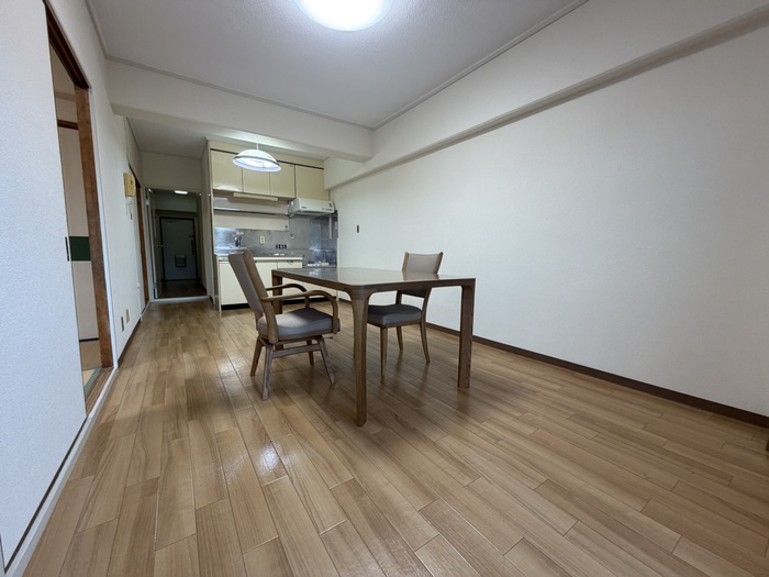 ファミリーコーポ緑地公園の居間写真