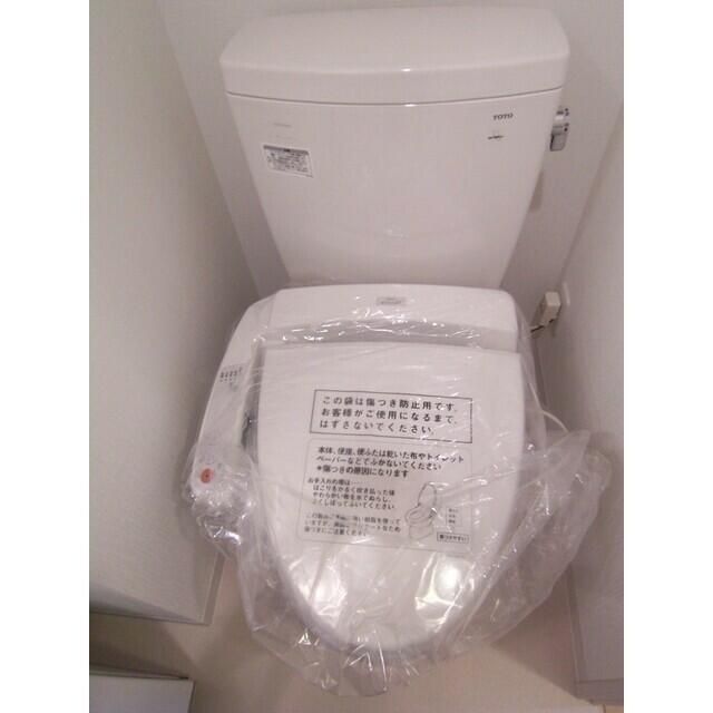 トイレ　同タイプ部屋　参考写真です