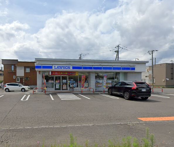 コンビニ　ローソン札幌八軒10条店（コンビニ）まで286m