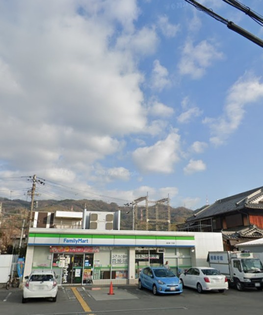 コンビニ　ファミリーマート曙川東一丁目店（コンビニ）まで511m