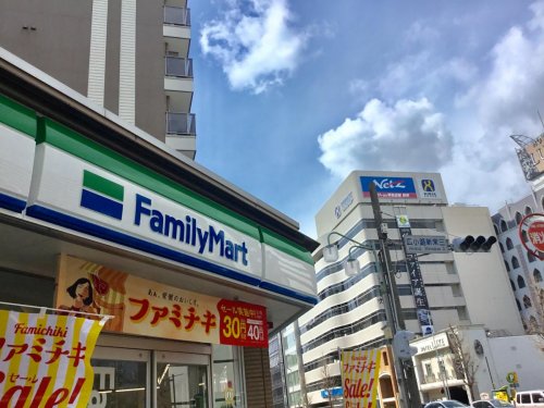 コンビニ　ファミリーマート 名古屋新栄二丁目店（コンビニ）まで224m