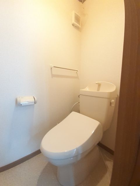 【和歌山市井辺のアパートのトイレ】