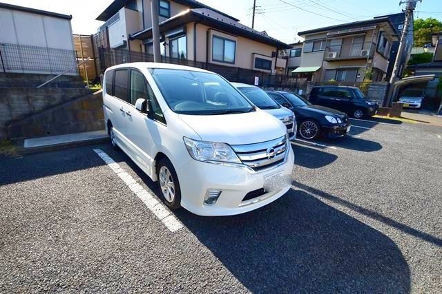 【大和市深見のアパートの駐車場】