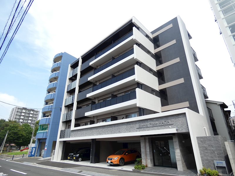 【北九州市八幡東区山王のマンションの建物外観】