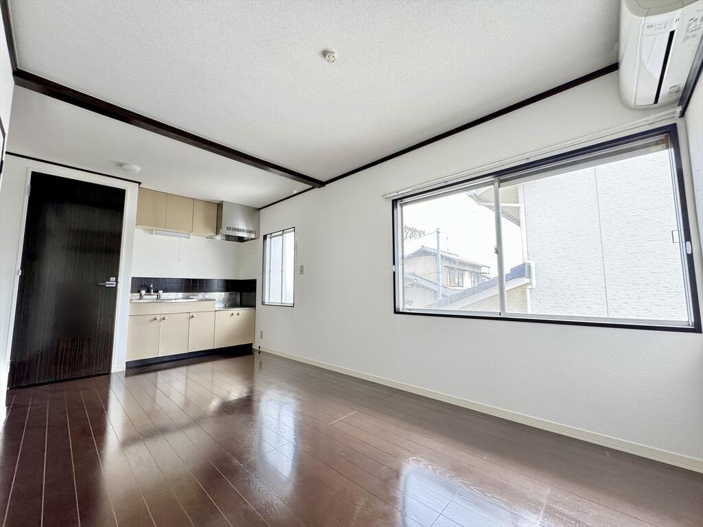ラフィネヴィラ大福 壱番館の居間写真