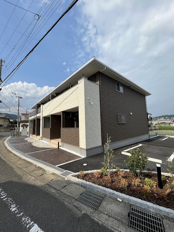 京都市北区西賀茂川上町のアパートの建物外観