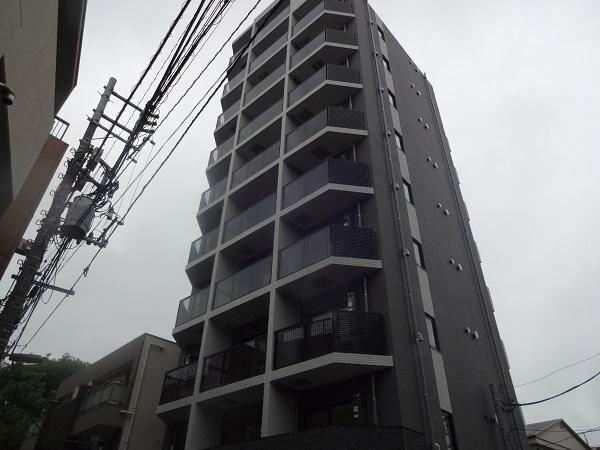 江東区大島のマンションの建物外観