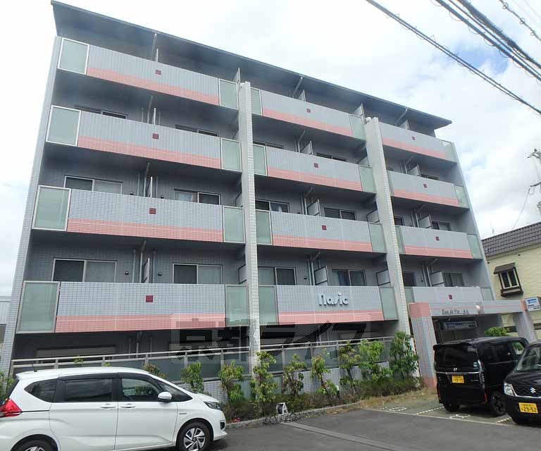 宇治市槇島町のマンションの建物外観