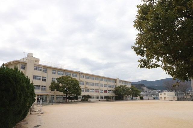 【ビオス鶴田の小学校】