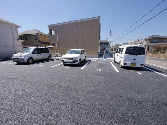 【入間市大字野田のアパートの駐車場】