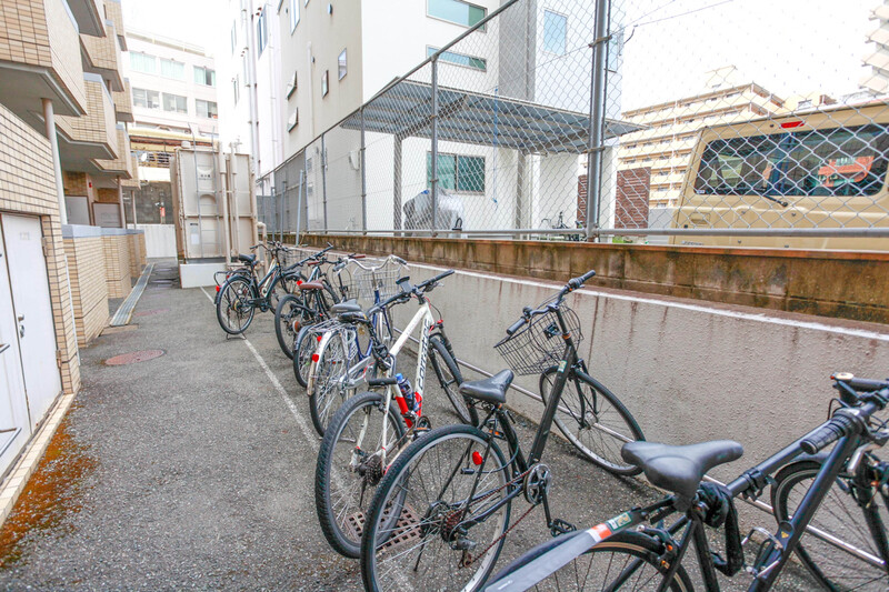 【福岡市早良区西新のマンションの駐車場】